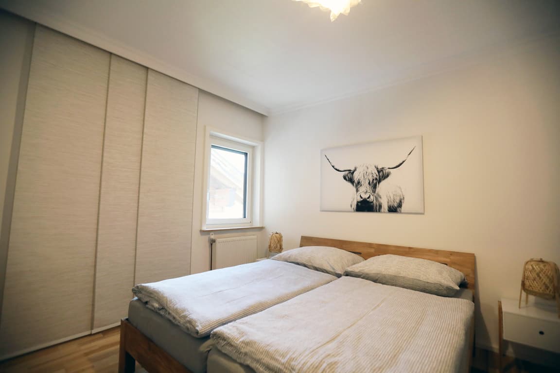 Schlafzimmer mit Doppelbett